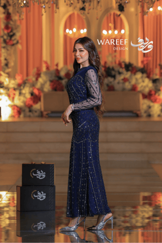 فستان سهرة ضيق بتطريز فاخر بلون أزرق