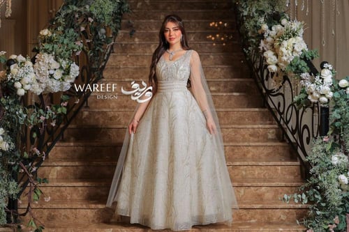 فستان سهرة بيج بأكمام طويلة وتطريز كمبيوتر – تصميم...