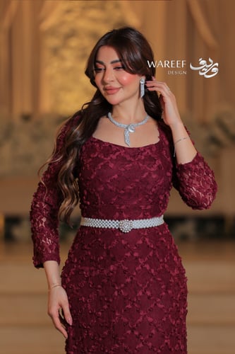 فستان احمر مزين بجزام لولو راقي