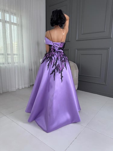 فستان سهرة منفوش بتصميم أنيق