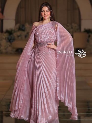 فستان سهره وردي مزين بالكسرات