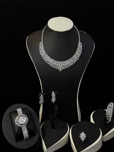 طقم وريف الملكي بتصميم الأوراق المتلألئة