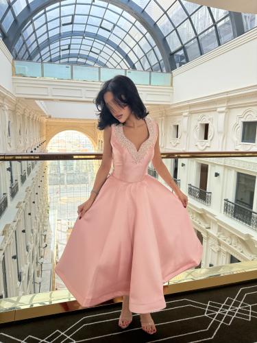 فستان سهره بقصة V مزين بشك فصوص