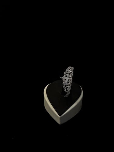 طقم وريف الملكي بتصميم الأوراق المتلألئة