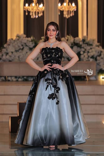 فستان سهره بدرجات الرمادي مزين بالشك المشجر