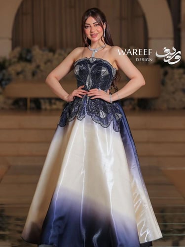 فستان سهره باللون الكحلي والابيض