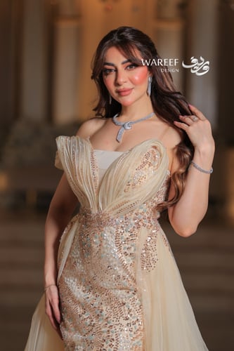 فستان بيج طويل مطرز ون شولدر بذيل تل فاخر للسهرات