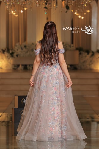 فستان سهره اوف شولدر بتطريز الورود