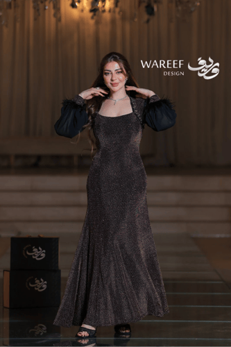 فستان سهرة أسود طويل لامع مع أكمام شيفون طويلة منف...