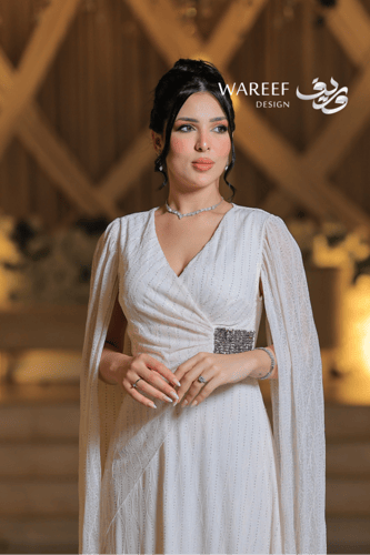 فستان سكري ملكي طويل بأكمام كاب منسدلة وتطريز كرست...