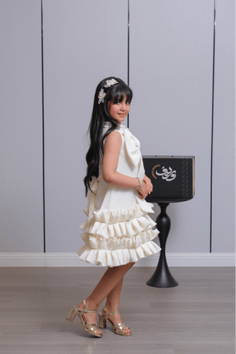 فستان بناتي بكشاكش متعددة وربطة أمامية فاخرة