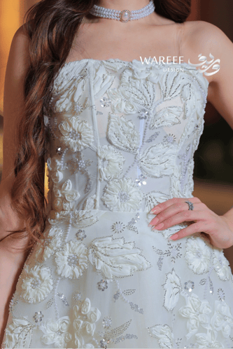 فستان سكري طويل مطرز يدوياً بالورود ثلاثية الأبعاد...