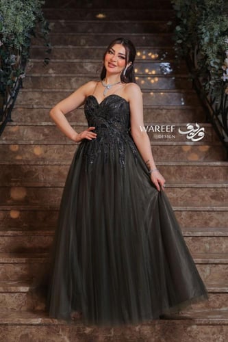 فستان سهره زيتي مزين بتطريز لامع