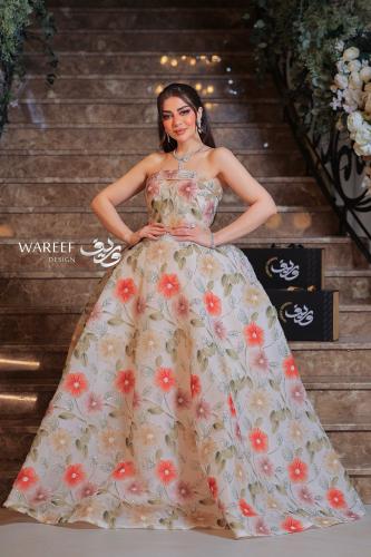فستان ملكة فخم مزين بالشك المورد