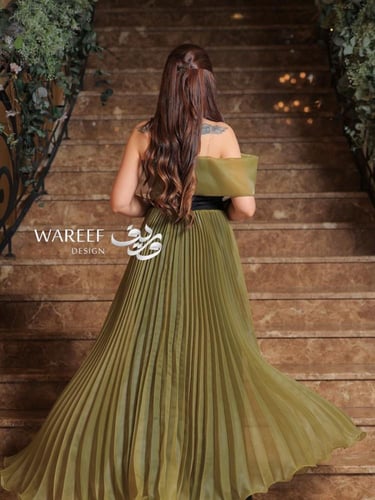 فستان سهره باللون الاسود والاخضر الزيتوني ون شولدر