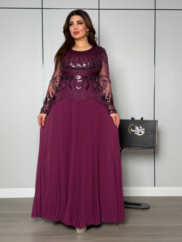 فستان موف فاتح بتطريز لامع وتنورة بليسيه راقية