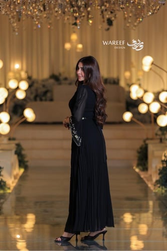 جلابية بتطريز زهري فاخر