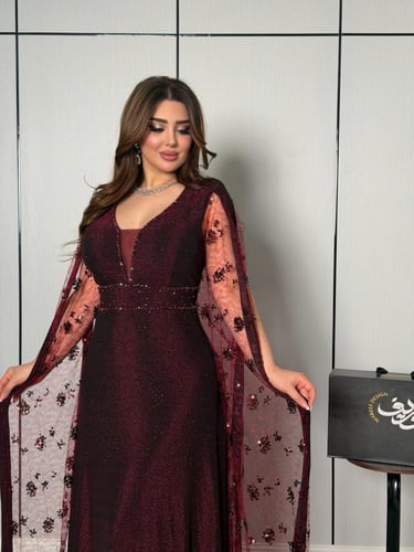 فستان خمري لامع بكاب تول مطرّز فاخر