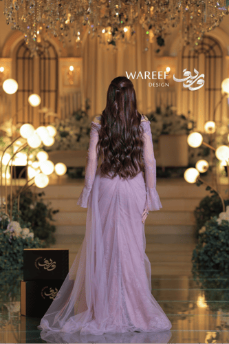 فستان سهرة لافندر بقصة أوف شولدر وتنورة تول منسدلة