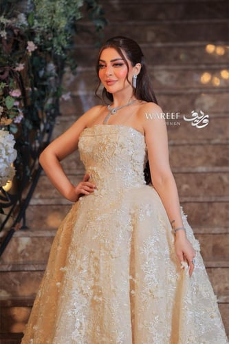 فستان ملكة أبيض فخم بتطريز يدوي راقي و تصميم A-Lin...