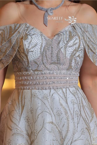 فستان بيج اوف شولدر مزين بالشك المشجر