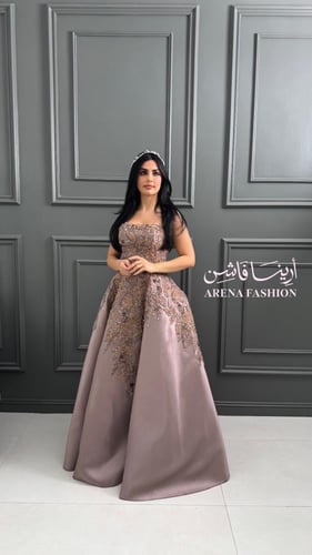 فستان سهرة بتصميم فخم وتطريز لامع مع قصة A-line جذ...