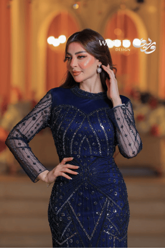 فستان سهرة ضيق بتطريز فاخر بلون أزرق