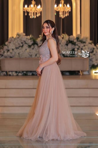 فستان سهره ون شولدر باللون اللحمي