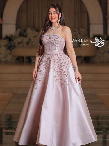 فستان سهرة زهري بدون أكمام بتطريز لامع – أناقة ناع...