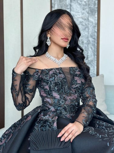 فستان سهرة بتطريز راقي