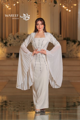 فستان سهره بيج باكمام واسعه وطويله