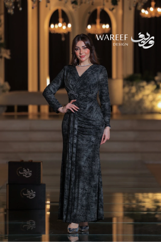 فستان سهرة أسود مخمل طويل أكمام طويلة مطرزة بالخرز...