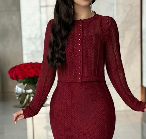 طقم ناعم عنابي بتطريز ناعم وقصة مستقيمة