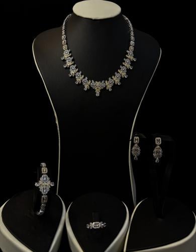 طقم وريف سُلطان العروش