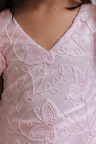 فستان بناتي وردي بتصميم تول أميري وتنورة منفوشة