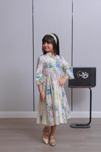 جلابية بناتي أوف وايت بنقوش زهرية ملوّنة