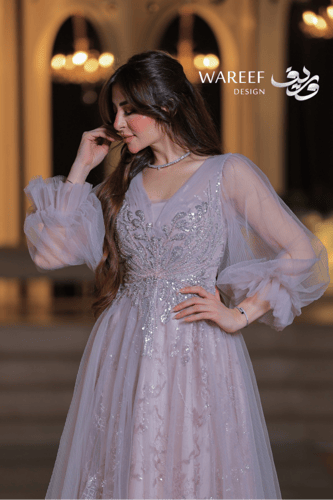 فستان سهرة لحمي طويل أوف شولدر أكمام شفافة مطرزة ب...