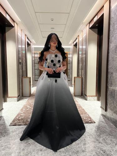 فستان سهرة توب بتدرجات اللون الأسود