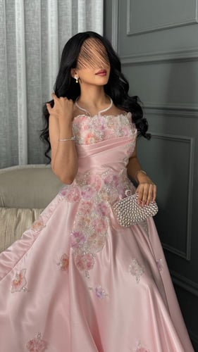 فستان توب ميكادو وردي بتفاصيل أزهار