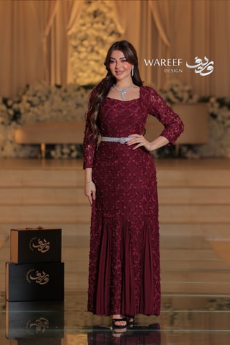 فستان احمر مزين بجزام لولو راقي