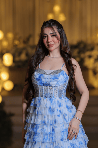 فستان سهرة أزرق سماوي بطبقات تول مزخرفة وقصة كورسي...