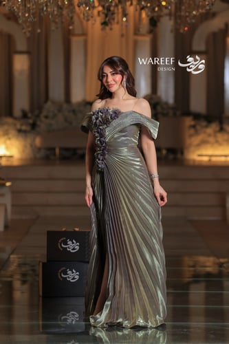 فستان سهرة زيتي طويل من الساتان بتصميم A-Line أوف...