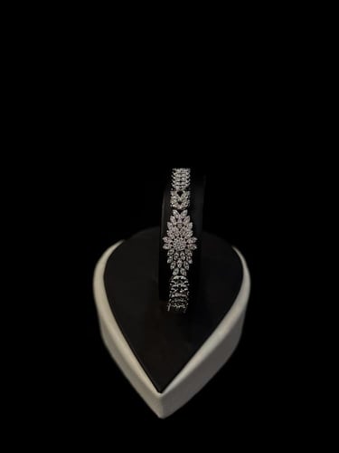 طقم وريف أوراق الألماس الملكية