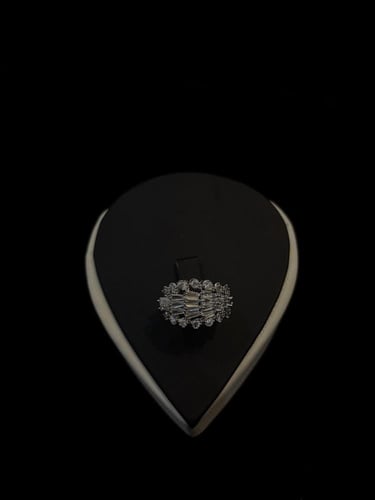 طقم زركون فاخر بتصميم V