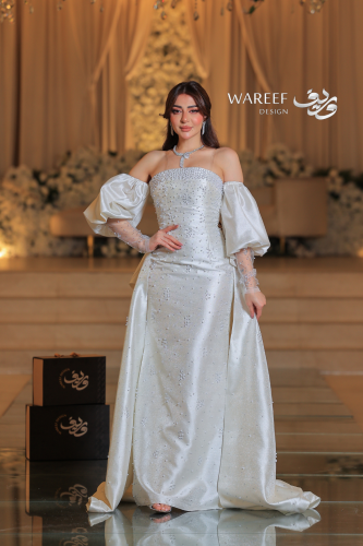 فستان سكري ضيق مع ذيل واكمام منفصله مزين بالقصوص -...