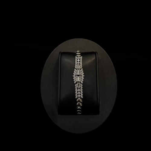 طقم زركون فاخر بتصميم V