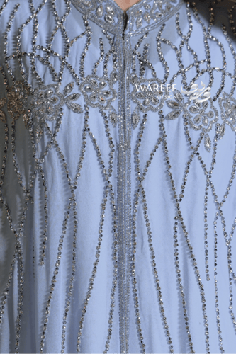 جلابية سهرة أنيقة باللون السماوي