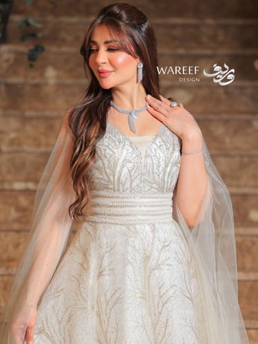 فستان سهرة بيج بأكمام طويلة وتطريز كمبيوتر – تصميم...