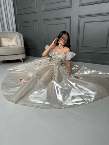 فستان سهرة كلوش بتطريز راقي