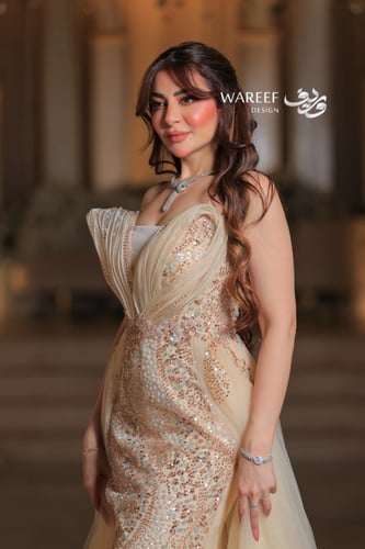 فستان بيج طويل مطرز ون شولدر بذيل تل فاخر للسهرات